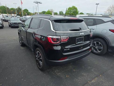 Used 2022 Jeep Compass Limited AWD/4WD image 3
