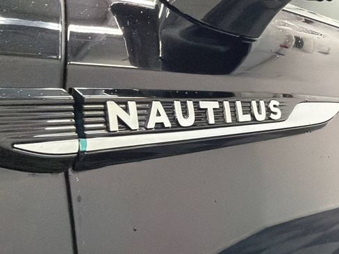 Used 2022 Lincoln Nautilus Reserve w/ Monochromatic Package FWD image 15