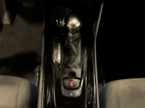 Used 2020 Toyota C-HR XLE image 28