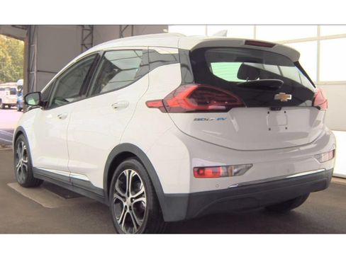 Used 2018 Chevrolet Bolt Premier w/ Driver Confidence II Package FWD image 4