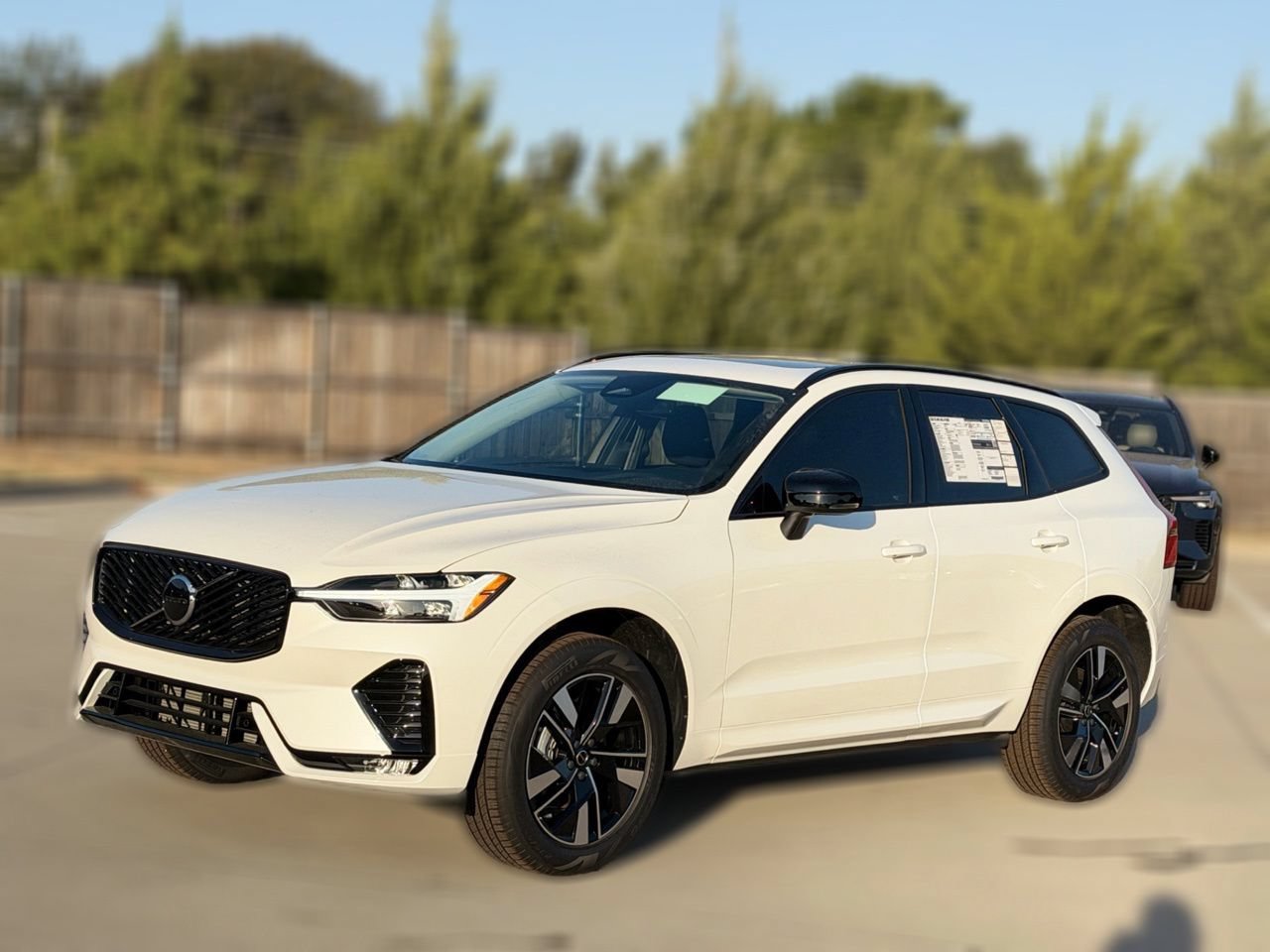 New 2027 Volvo XC60 B5 Core AWD/4WD image 2