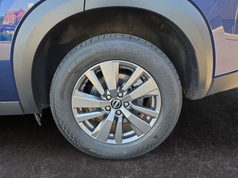 Used 2025 Nissan Pathfinder SV FWD image 29