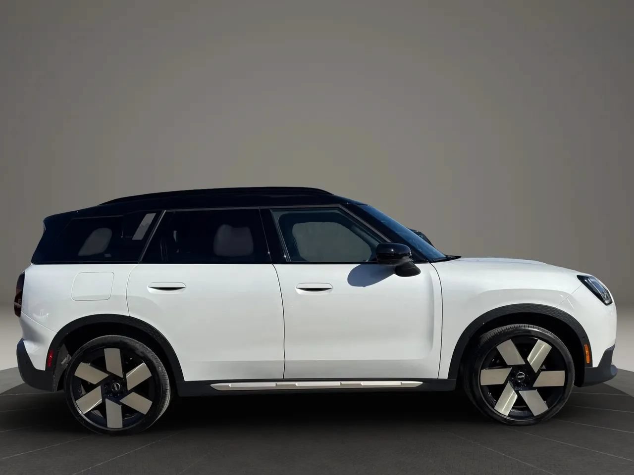 Used 2025 MINI Cooper Countryman S AWD/4WD image 3