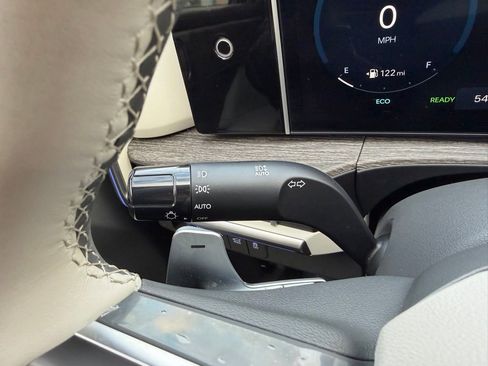 Used 2025 Hyundai Santa Fe Calligraphy image 15