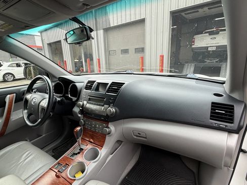 Used 2008 Toyota Highlander Limited AWD/4WD image 13