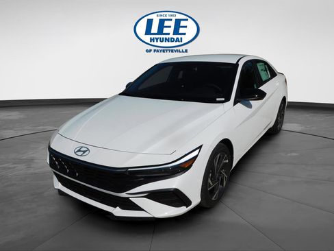 Certified 2025 Hyundai Elantra Sport FWD image 7