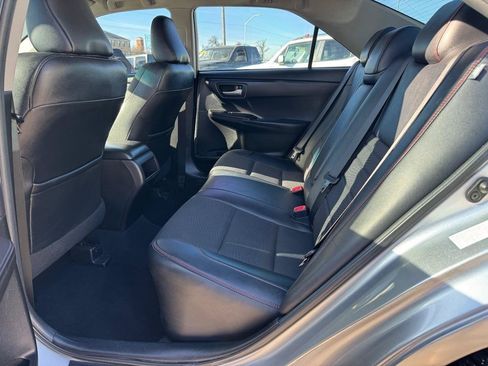 Used 2017 Toyota Camry SE FWD image 11