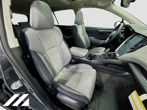 Used 2025 Subaru Outback Premium image 31