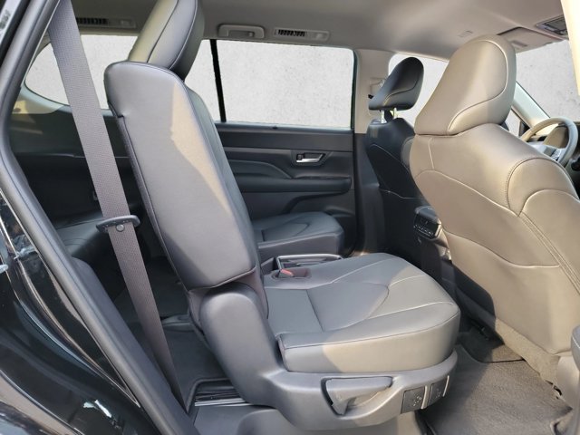 Used 2026 Toyota Grand Highlander FWD image 23
