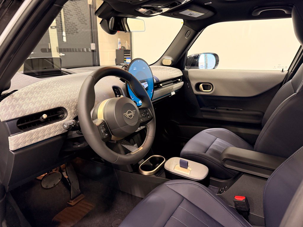 Used 2026 MINI Cooper 4-Door Hardtop FWD image 11