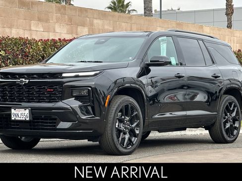 Used 2024 Chevrolet Traverse RS w/ LPO, Floor Liner Package image 8