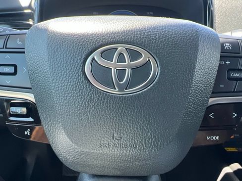Used 2025 Toyota Camry LE FWD image 59