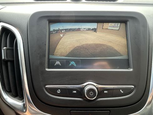 Used 2018 Chevrolet Equinox LT FWD image 23