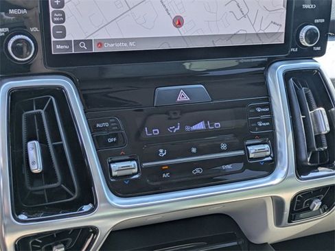 Used 2022 Kia Sorento SX image 23