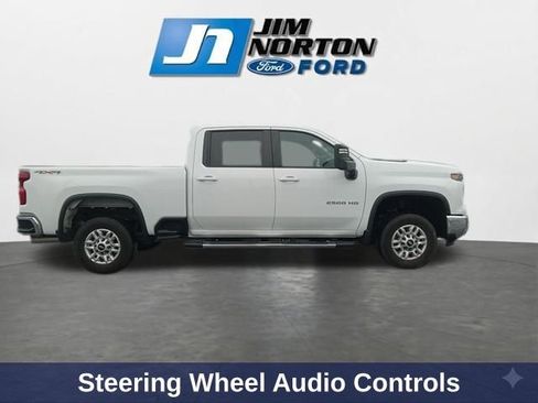 Used 2025 Chevrolet Silverado 2500 LT w/ Convenience Package AWD/4WD image 12