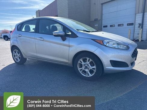 Used 2015 Ford Fiesta SE image 4