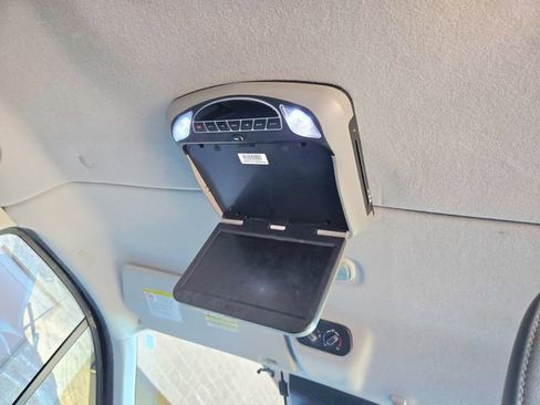 Used 2017 Ford Transit 150 XL image 18