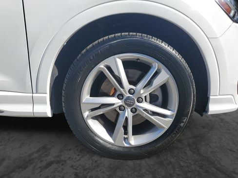 Used 2020 Audi Q3 2.0T Premium Plus w/ Premium Plus Package AWD/4WD image 6