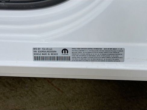 Used 2025 RAM 2500 Big Horn image 31