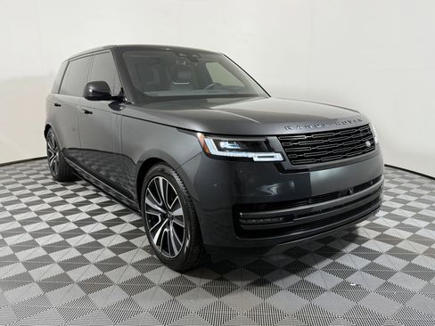 Used 2025 Land Rover Range Rover Long Wheelbase SE AWD/4WD image 7