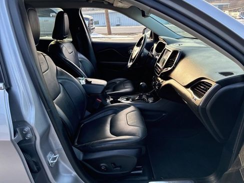 Used 2020 Jeep Cherokee Limited image 41