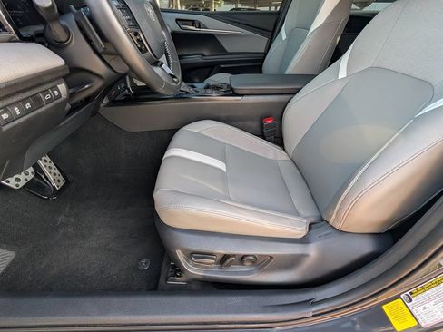 Used 2025 Toyota Camry SE FWD image 14