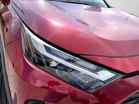 Used 2022 Toyota RAV4 XLE w/ Convenience Package FWD image 28