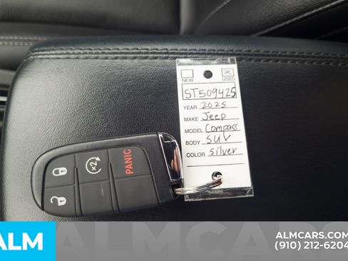 Used 2025 Jeep Compass Limited AWD/4WD image 23
