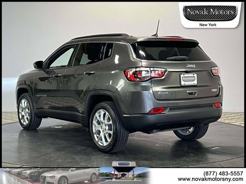 Used 2023 Jeep Compass Latitude AWD/4WD image 8