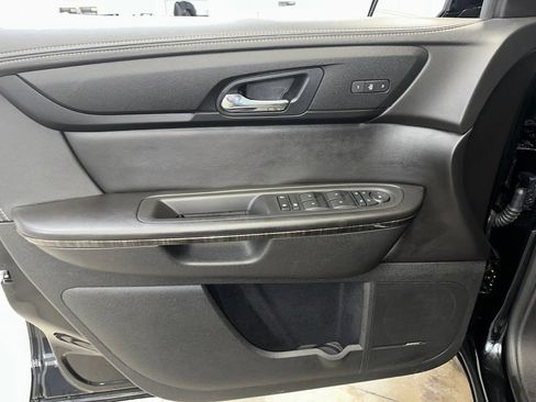 Used 2017 GMC Acadia Limited SLT image 8