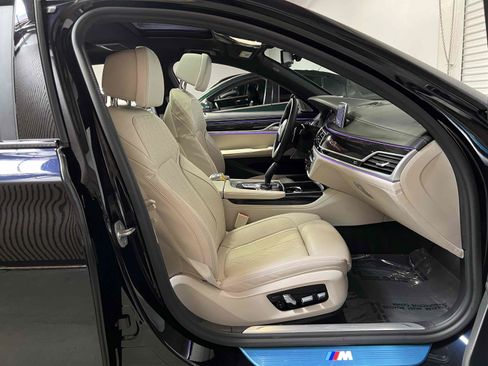Used 2021 BMW 750i xDrive w/ Executive Package AWD/4WD image 27