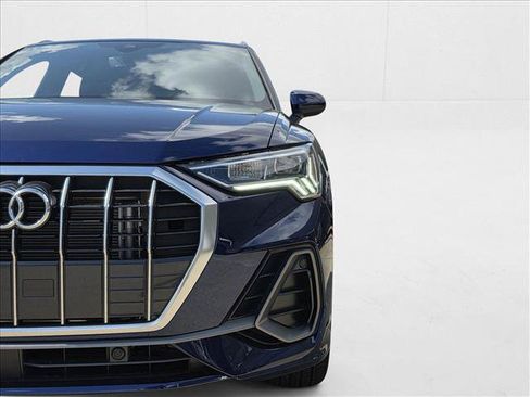 New 2025 Audi Q3 2.0T Premium w/ Convenience Package AWD/4WD image 10