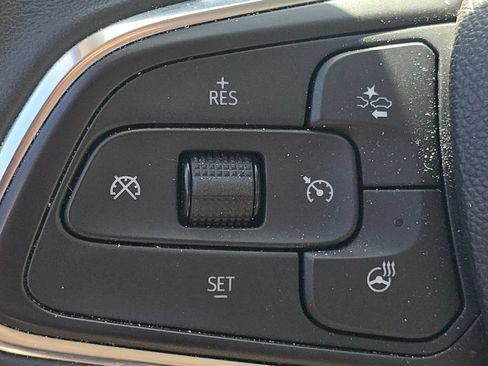 Used 2023 Buick Envision Avenir FWD image 35