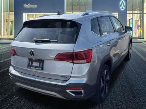 Used 2024 Volkswagen Taos SE AWD/4WD image 7