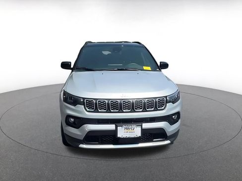 Used 2025 Jeep Compass Limited AWD/4WD image 3
