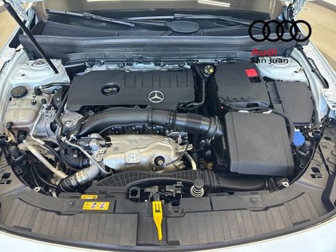 Used 2021 Mercedes-Benz GLB 250 GLB 250 image 4