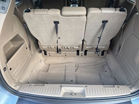 Used 2013 Chrysler Town & Country Touring-L w/ Entertainment Group #2 FWD image 23
