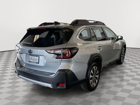 Used 2025 Subaru Outback Limited AWD/4WD image 7