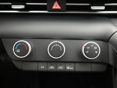 New 2026 Hyundai Elantra SE FWD image 17