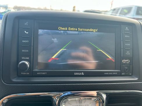 Used 2013 Chrysler Town & Country Touring-L w/ Driver Convenience Group image 23