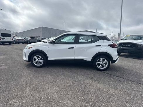 Certified 2025 Nissan Kicks Play S FWD image 8