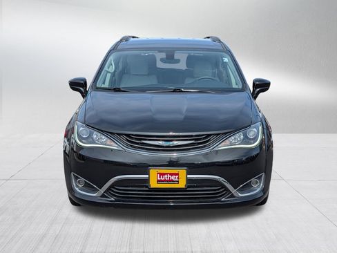 Used 2019 Chrysler Pacifica Touring Plus FWD image 2