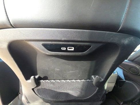 Used 2024 Chrysler Pacifica Select image 26