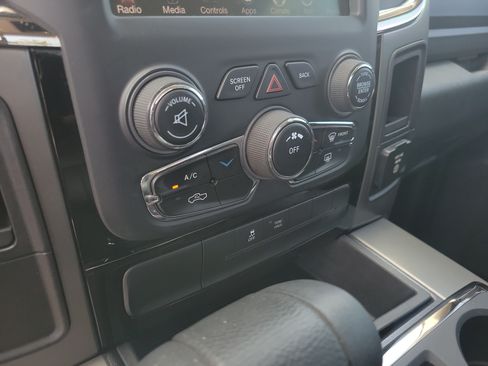 Used 2013 RAM 1500 R/T w/ Convenience Group RWD image 17