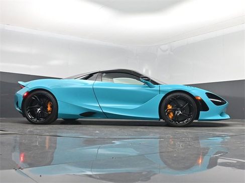 Used 2024 McLaren 750S Spider image 35