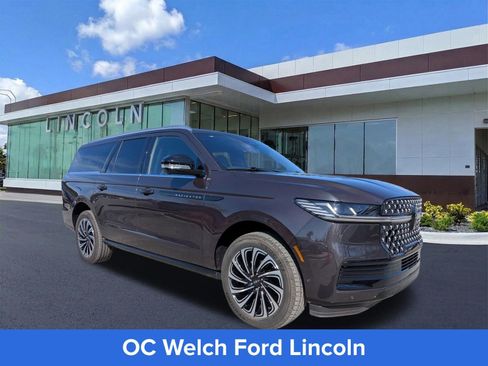 Certified 2025 Lincoln Navigator L Black Label AWD/4WD image 3
