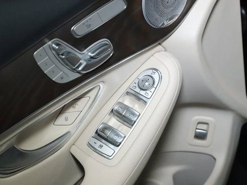 Used 2019 Mercedes-Benz GLC 300 4MATIC image 19