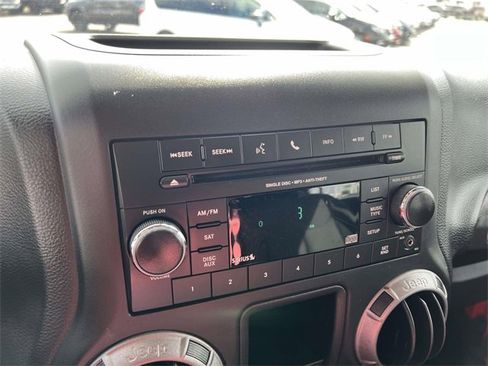 Used 2018 Jeep Wrangler Unlimited Sport w/ Connectivity Group image 16