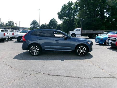 Used 2025 Volvo XC60 B5 Plus AWD/4WD image 5