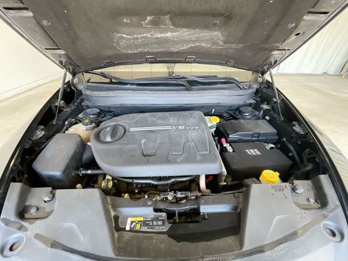 Used 2016 Jeep Cherokee Latitude FWD image 25
